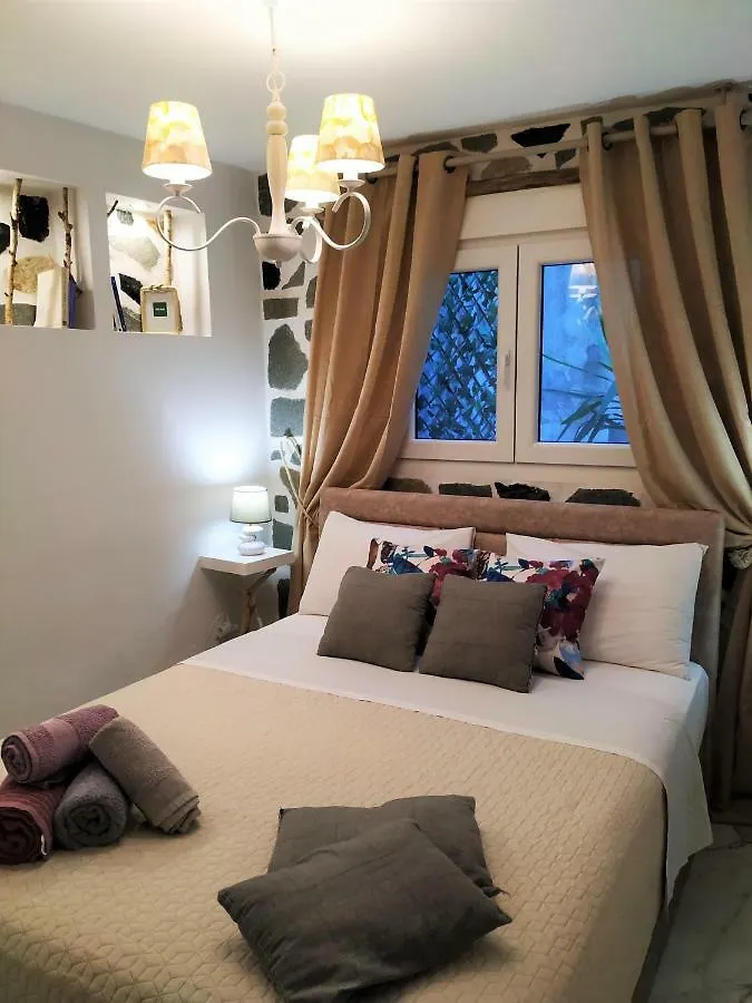 Modern Salon Apartment Thessaloniki 0*,