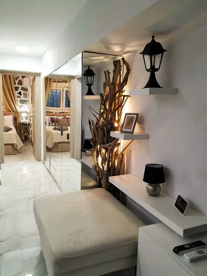 Modern Salon Apartment Thessaloniki